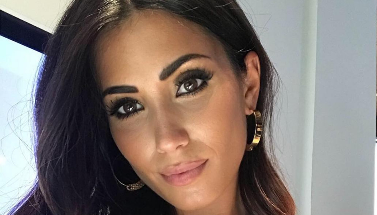 Federica Nargi Instagram, la scollatura profonda è mozzafiato «Disarmante»