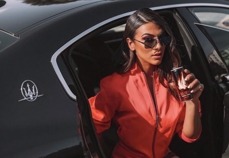 Giulia Salemi Instagram, eccitante mini dress senza intimo «Una bomba!»