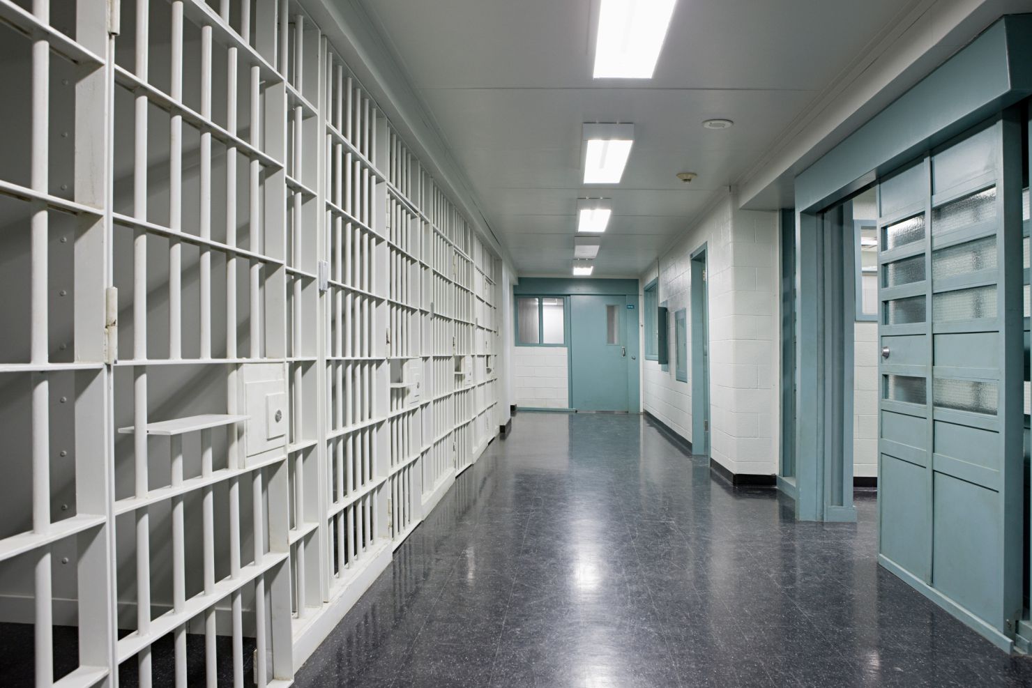 torino sei agenti arrestati