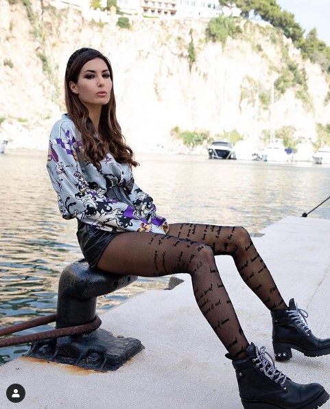 Elisabetta Gregoraci Instagram, pazzesca in micro shorts: «Ma sono