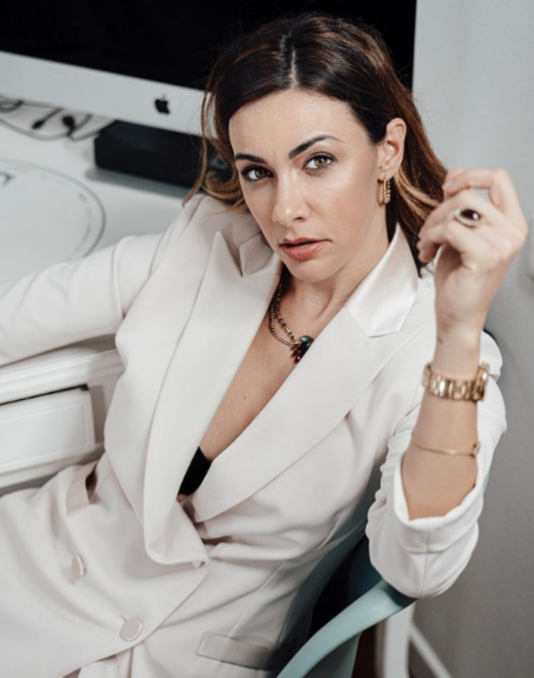 Melita Toniolo Instagram, in intimo e tacchi a spillo «Pura seduzione!»