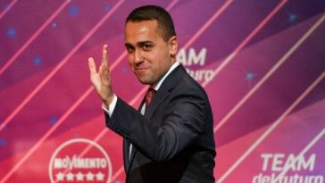 di maio dimissioni cravatta