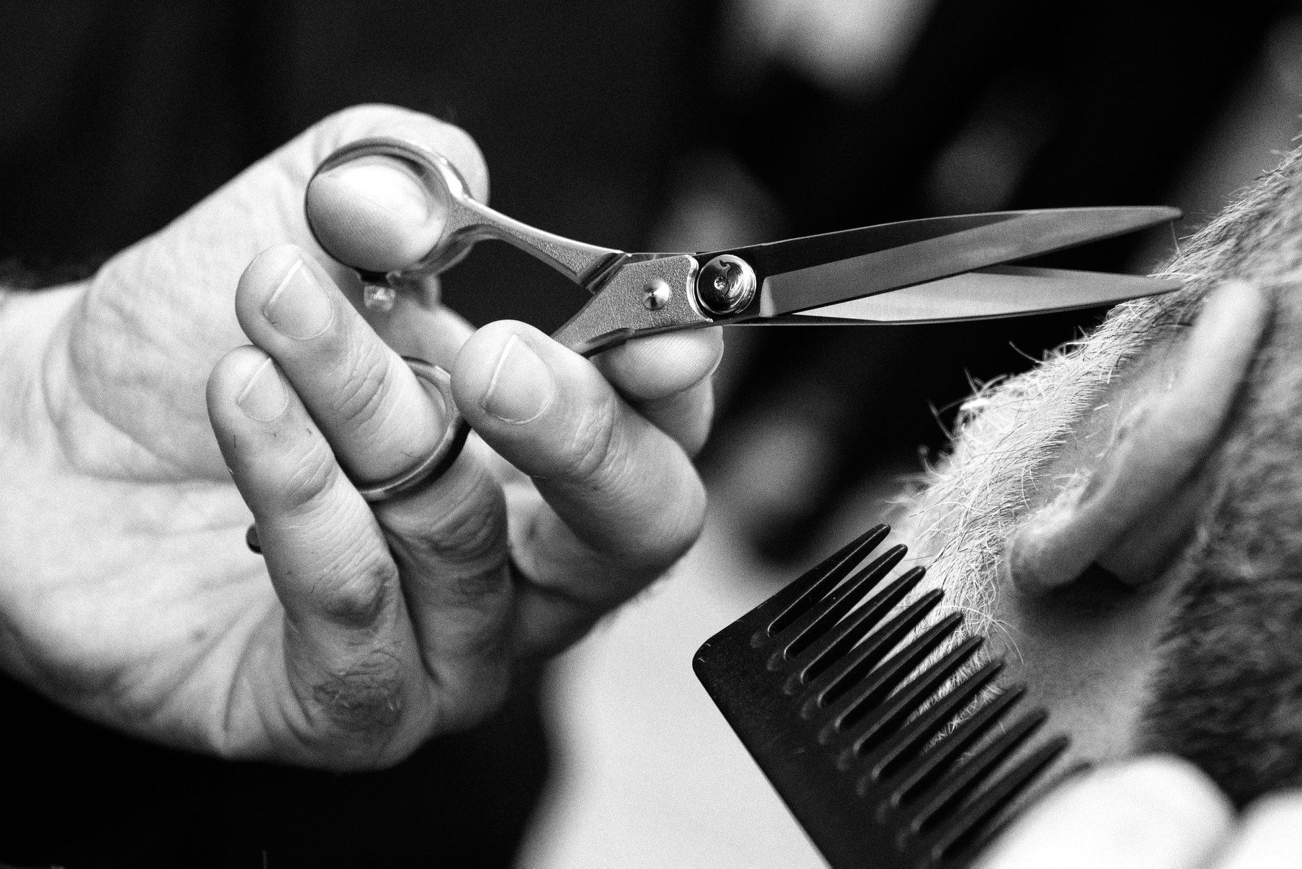 Coronavirus, parrucchieri quando riaprono? La data possibile