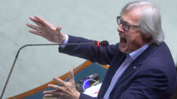 vittorio sgarbi caos procure
