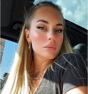 Francesca Brambilla Instagram, provocante in lingerie: «Così ci rendi