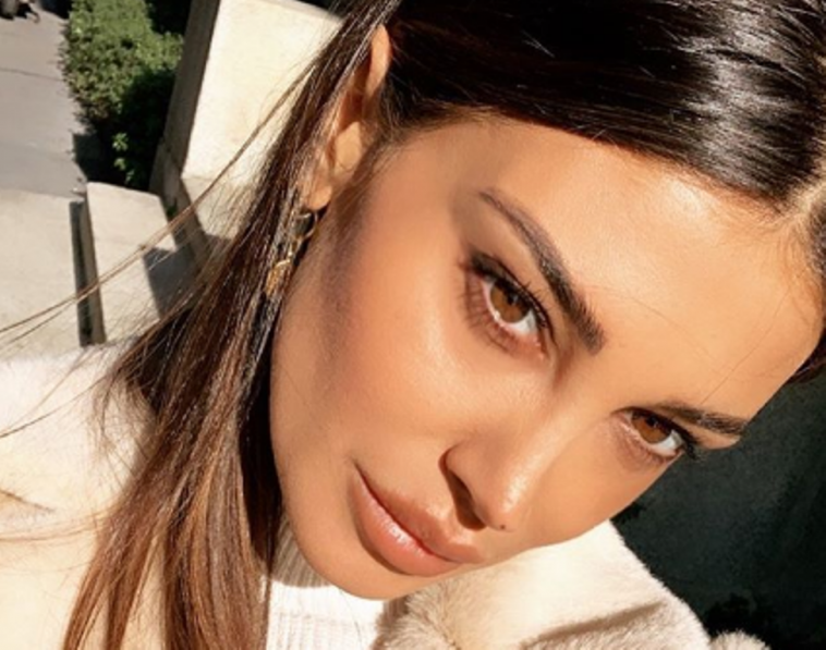 Cristina Buccino Instagram, la foto in perizoma è «Da togliere il respiro»