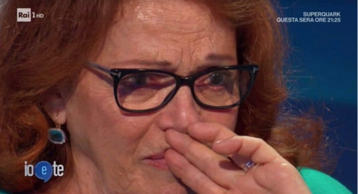 Valeria Fabrizi in lacrime