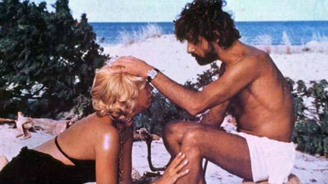 Travolti Da Un Insolito Destino Nell Azzurro Mare D Agosto "Travolti da un insolito destino nell'azzurro mare d'agosto" tutte le
