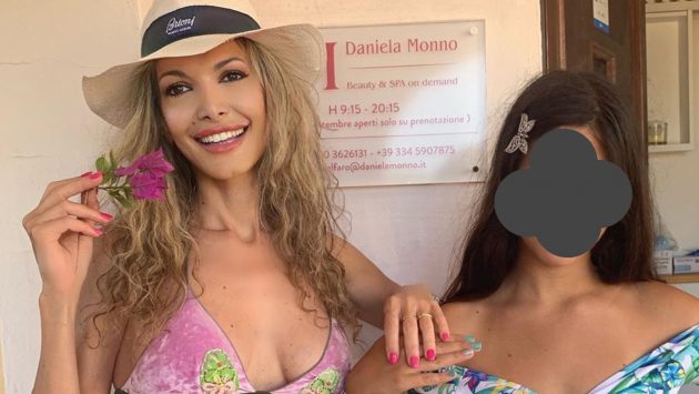 Maria Monsè figlia Perla si rifà il naso a soli 14 anni: le foto del prima e dopo Maria Monsè figlia Perla si rifà il naso a soli 14 anni: le foto del prima e dopo