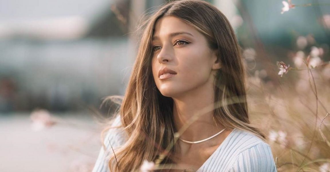 Natalia Paragoni Instagram, in bianco e nero non teme rivali Sonia