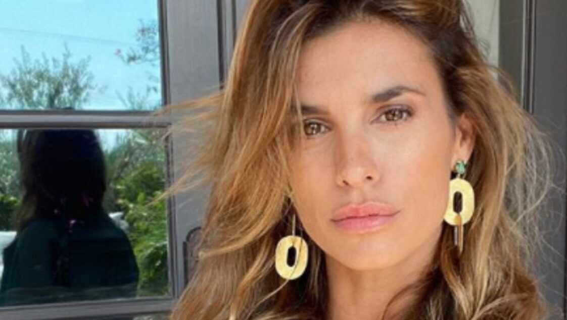 Elisabetta Canalis Instagram, Sensuale Sul Letto Avvolta Nel Lenzuolo ...