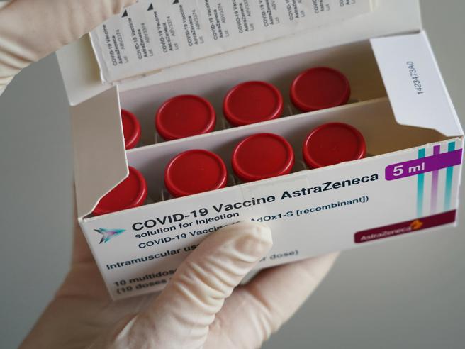 Vaccino AstraZeneca over 65 approvato 