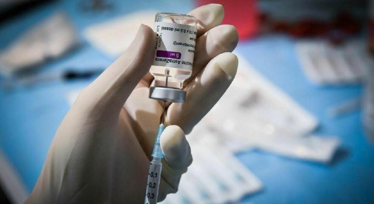 Vaccino AstraZeneca over 65 approvato