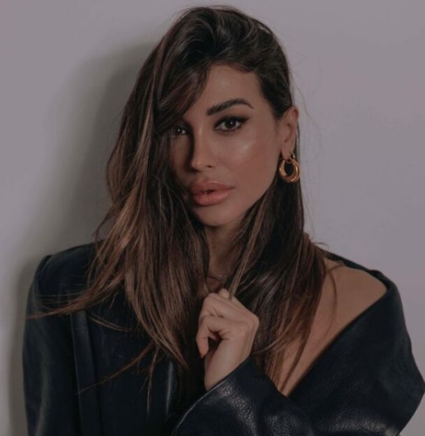Cristina Buccino Instagram profumo d'estate per i fan esplode la fantasia