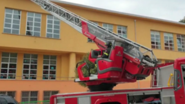 Potenza incendio tetto scuola