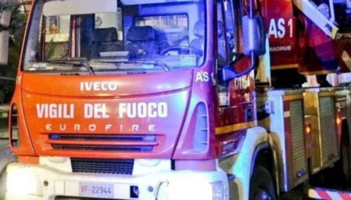 incidente Castelfidardo, sbanda e si schianta con il tir muore a 62 anni