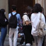 Torino botte e insulti razzisti fuori da scuola, vittima una 14enne