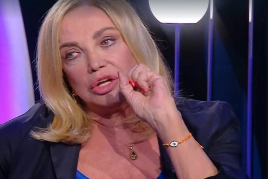 Simona Izzo insultata a teatro, l'intervista e il racconto choc (VIDEO)