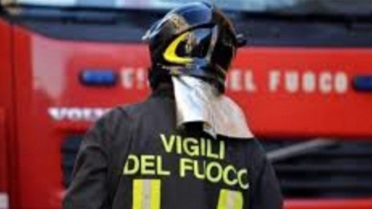 incendio palazzo brescia 17 ricoverati