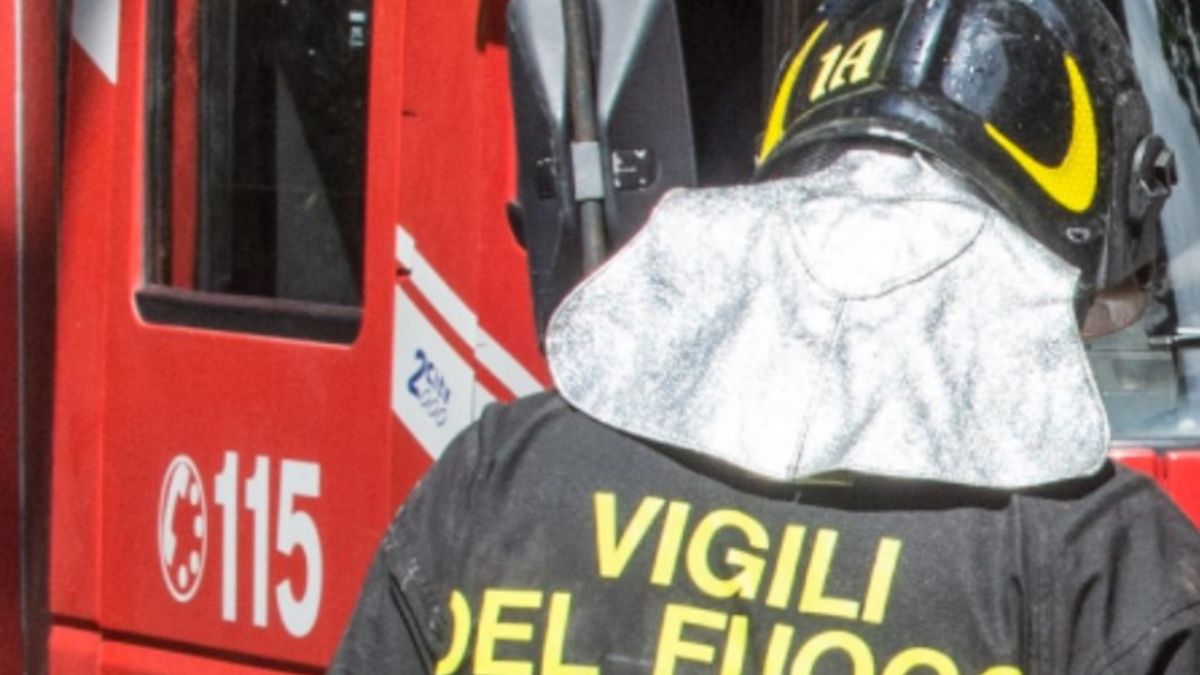 incendio milano morti tre ragazzi