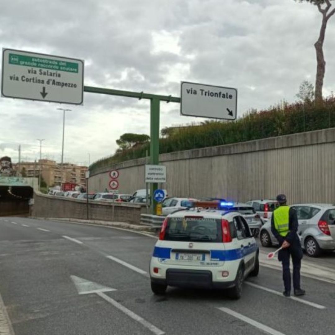 roma incendio Galleria Giovanni XXIII 