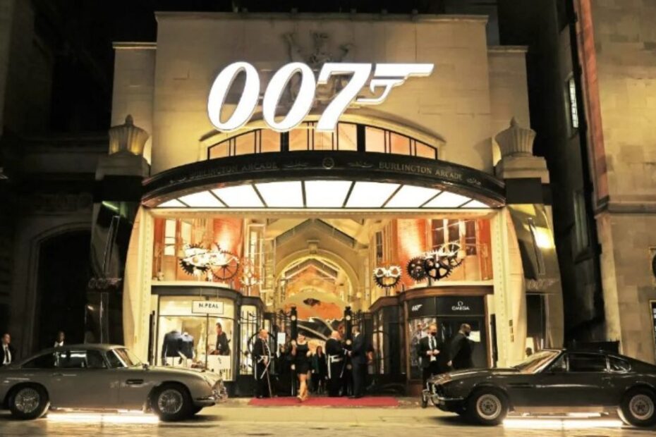 Il primo bar ufficiale di 007 apre a Londra: un'esperienza imperdibile