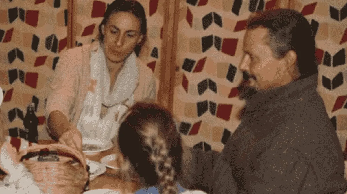 Famiglia del bosco Palmoli foto bambini cucchiaini