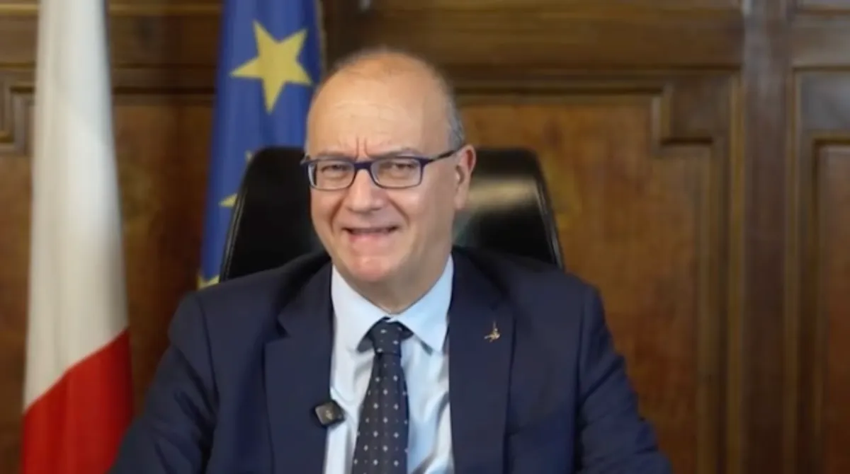 Giuseppe Valditara annuncia metal detector all’ingresso delle scuole italiane