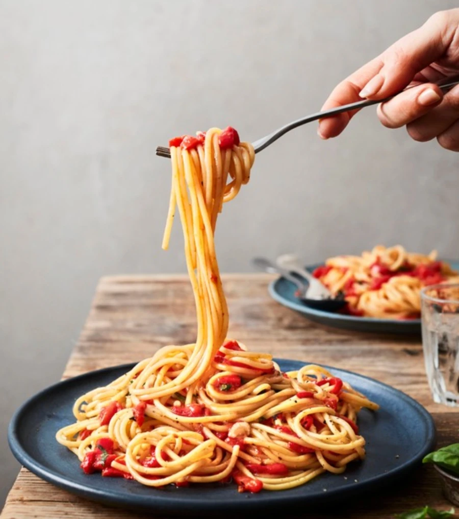 Scaffale pasta: spaghetti in confezioni diverse