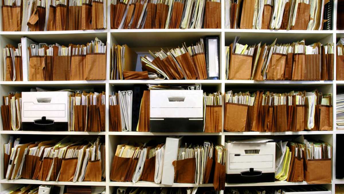 la carta da costo nascosto ad asset strategico trasforma il tuo archivio in valore digitale da Urbanpost.it la carta da costo nascosto ad asset strategico trasforma il tuo archivio in valore digitale