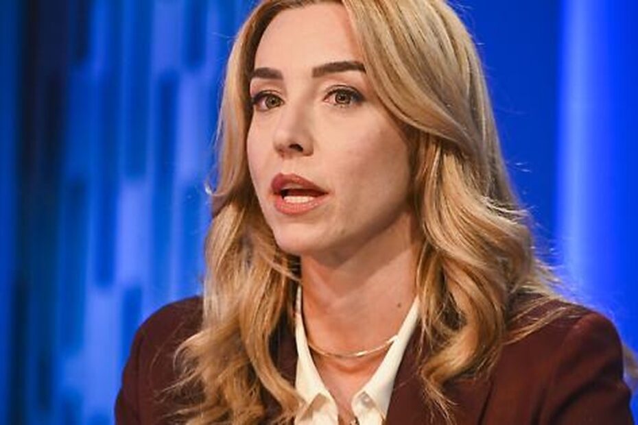 Silvia Salis, sindaca di Genova, sotto il fuoco amico dei suoi stessi alleati