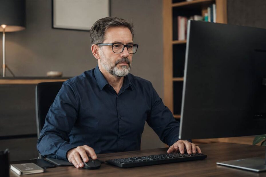 professionista al pc
