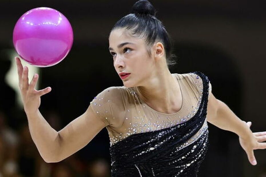 Sofia Raffaeli, incidente stradale sull’A14 al ritorno dai Mondiali di ginnastica ritmica