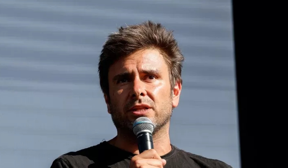 Alessandro Di Battista, ricoverato in un ospedale di Cuba in gravi condizioni