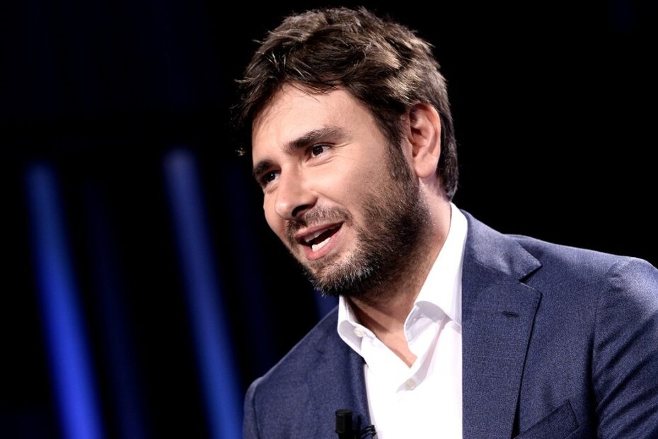 Alessandro Di Battista, gli ultimi contenuti pubblicati sui social prima del ricovero a Cuba