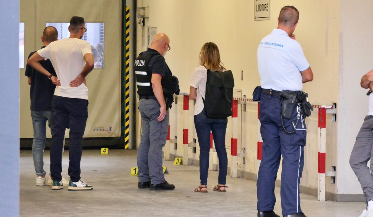 prato detenuto tenta la fuga dal pronto soccorso agente spara e lo ferisce da Urbanpost.it prato detenuto tenta la fuga dal pronto soccorso agente spara e lo ferisce
