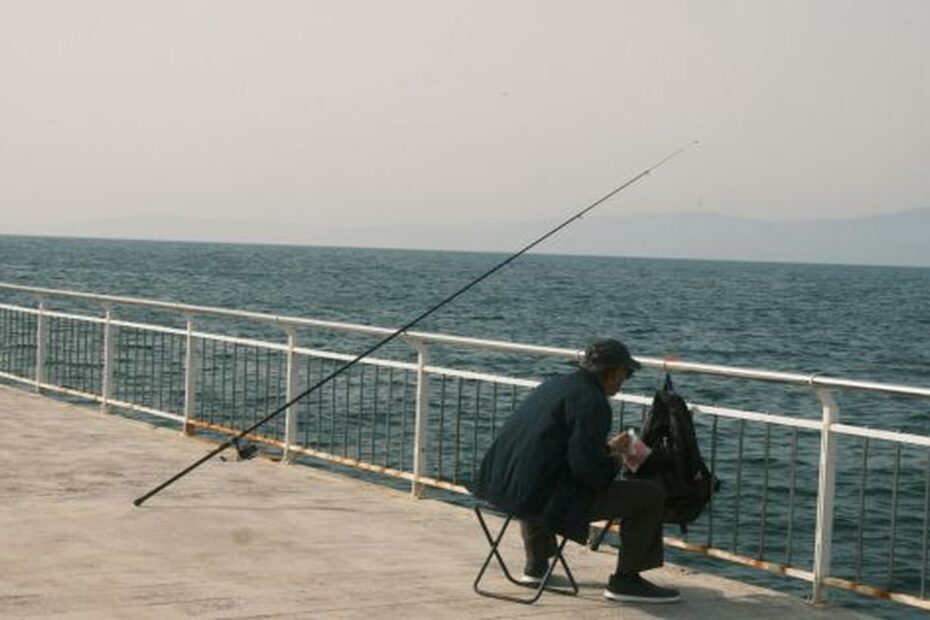 Il pontile di Bibione Pineda dove un ottantenne è stato gettato in laguna dai maranza