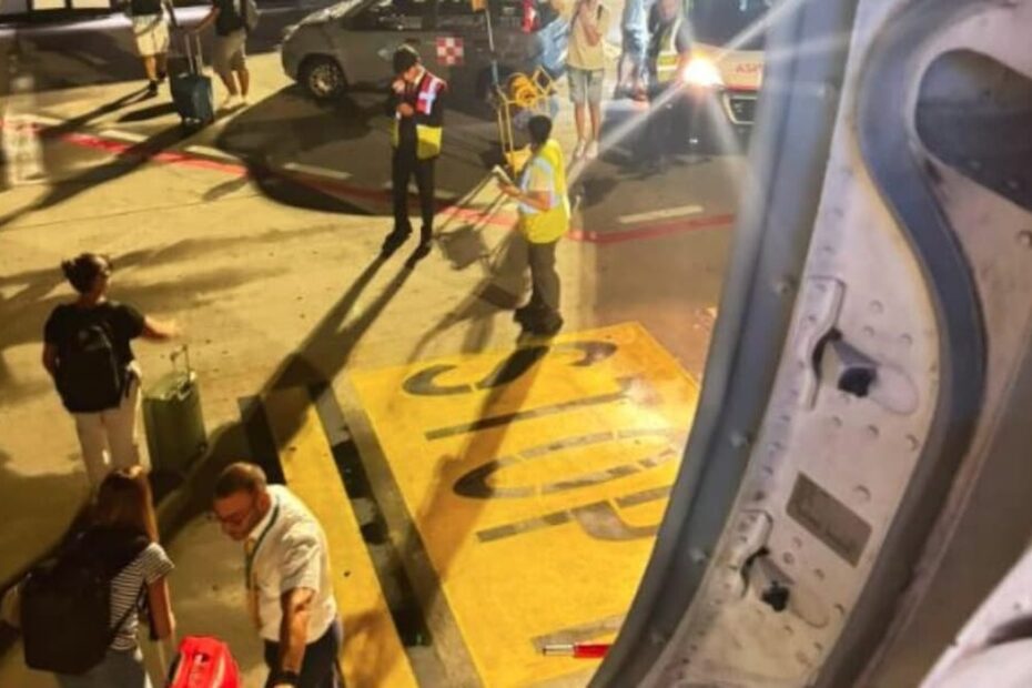 Passeggeri bloccati per 10 ore su un volo Ryanair Bologna-Malaga, tre persone svenute