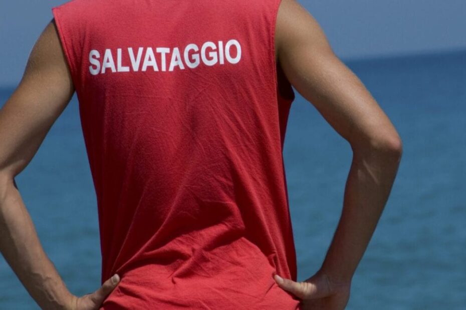 Il litorale di Andora, nel savonese, dove un bagnino è morto durante un tentativo di salvataggio