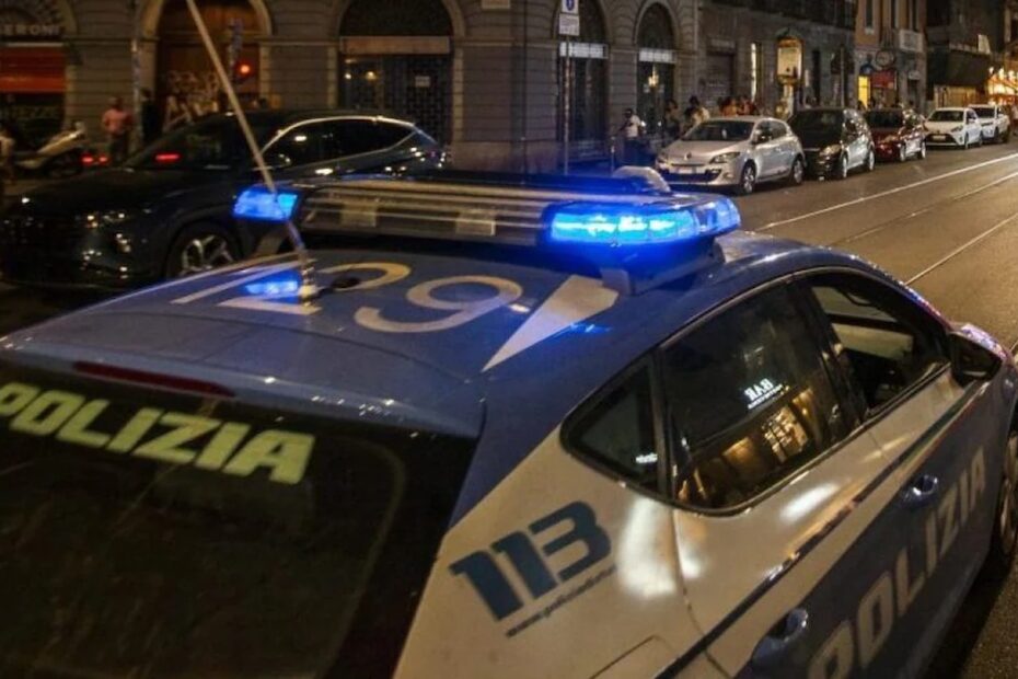 Milano, un gruppo di venti persone aggredisce gli agenti dopo il fermo di due 18enni in scooter