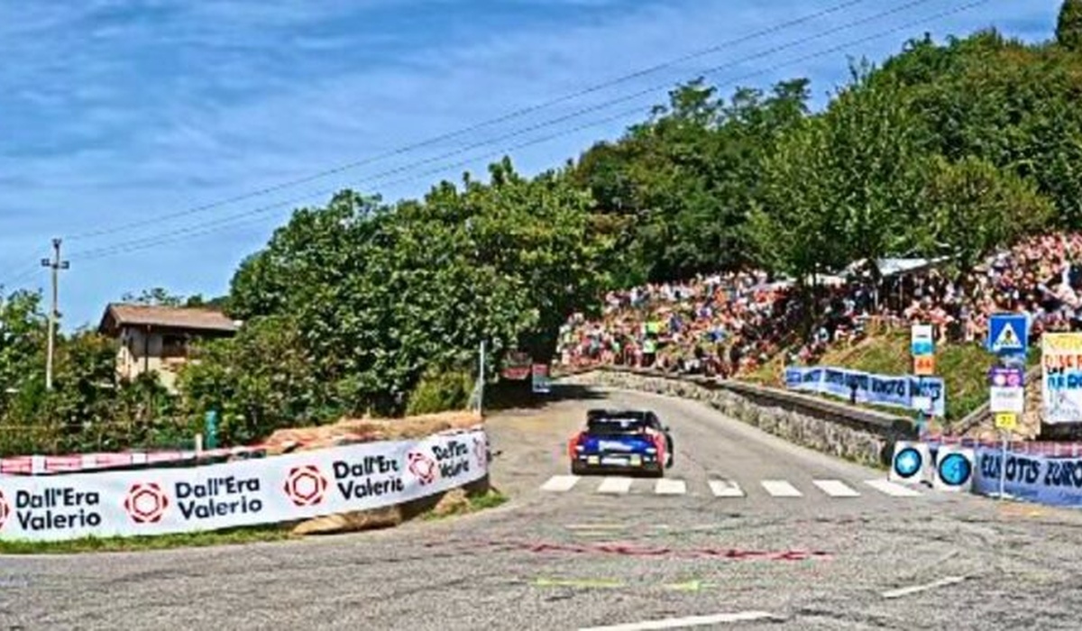 rally mille miglia auto esce di strada e uccide uno spettatore a bione da Urbanpost.it rally mille miglia auto esce di strada e uccide uno spettatore a bione