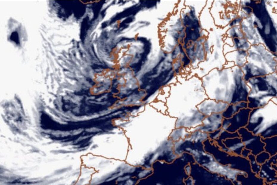 Meteo, arriva il ciclone atlantico: temperature giù fino a 10 gradi secondo Mario Giuliacci