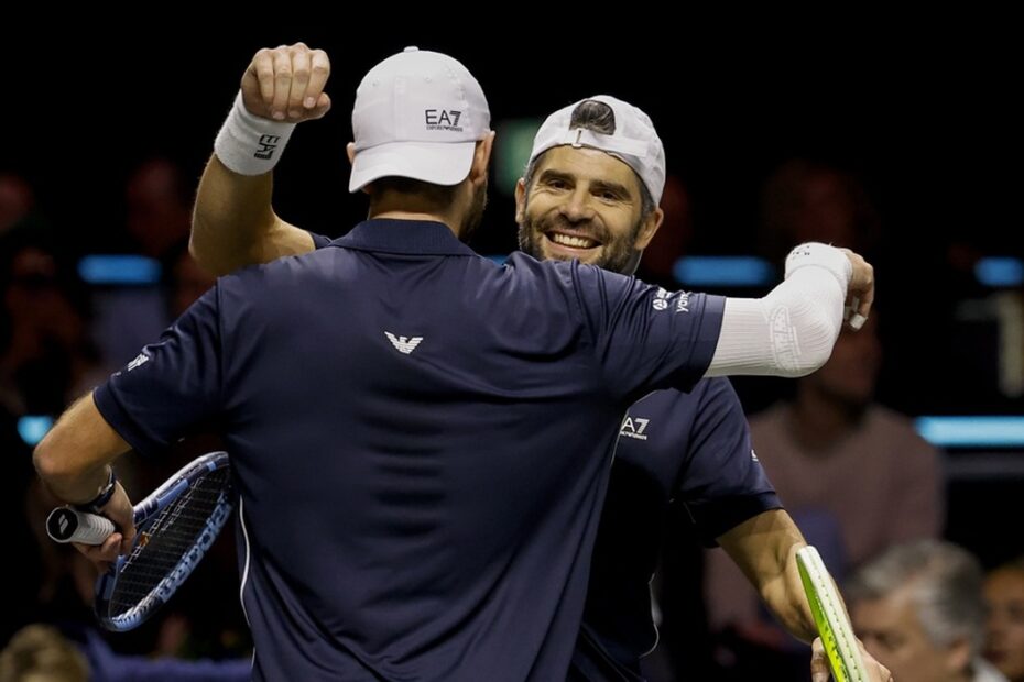 Andrea Vavassori e Simone Bolelli festeggiano la qualificazione ai quarti degli US Open 2026