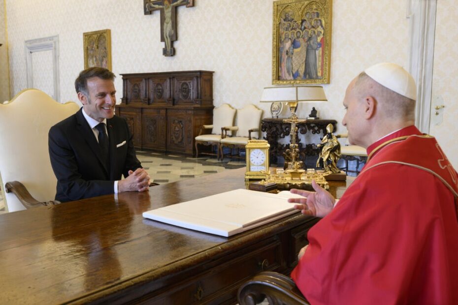 Papa Leone XIV durante il viaggio apostolico in Francia