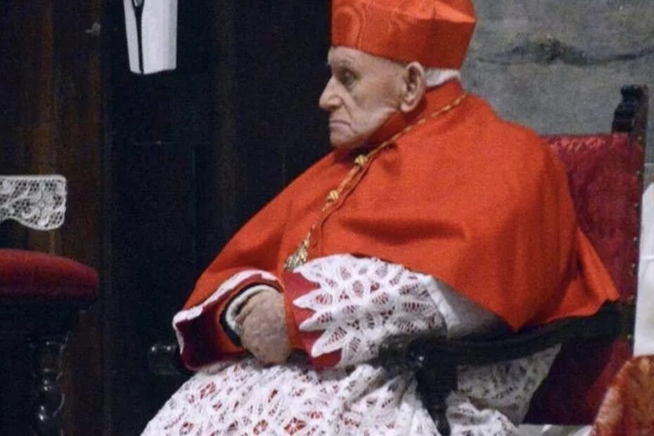 Il cardinale Ernest Simoni, vittima di un furto con scasso nel proprio appartamento a Firenze