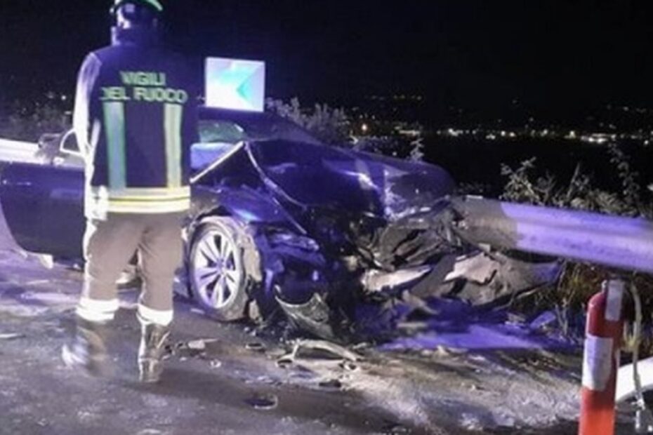 La strada Mazzanese a Nepi, teatro dell’incidente in cui è morta una 17enne