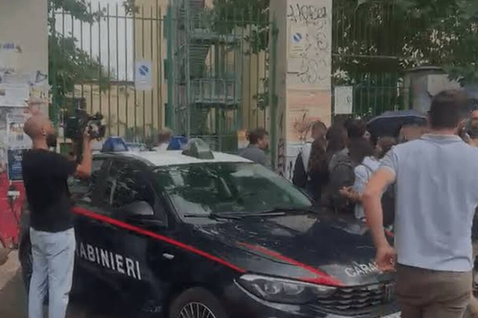 Le verifiche sul cellulare del 13enne che ha accoltellato la professoressa a Centocelle