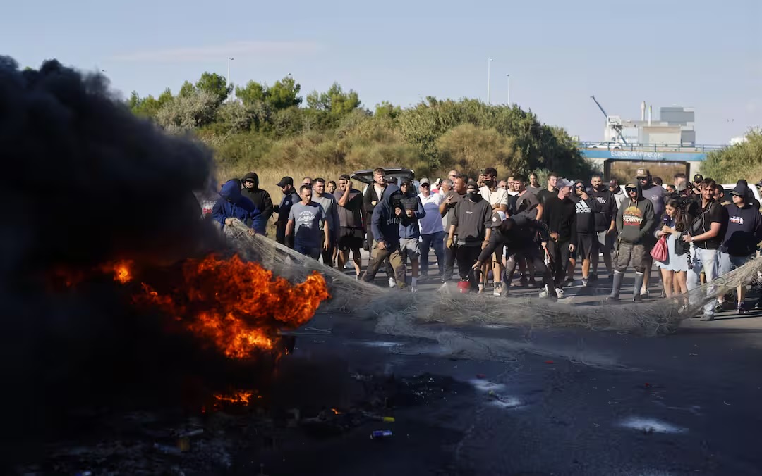 francia tornano i gilet gialli proteste per il caro carburanti da Urbanpost.it francia tornano i gilet gialli proteste per il caro carburanti