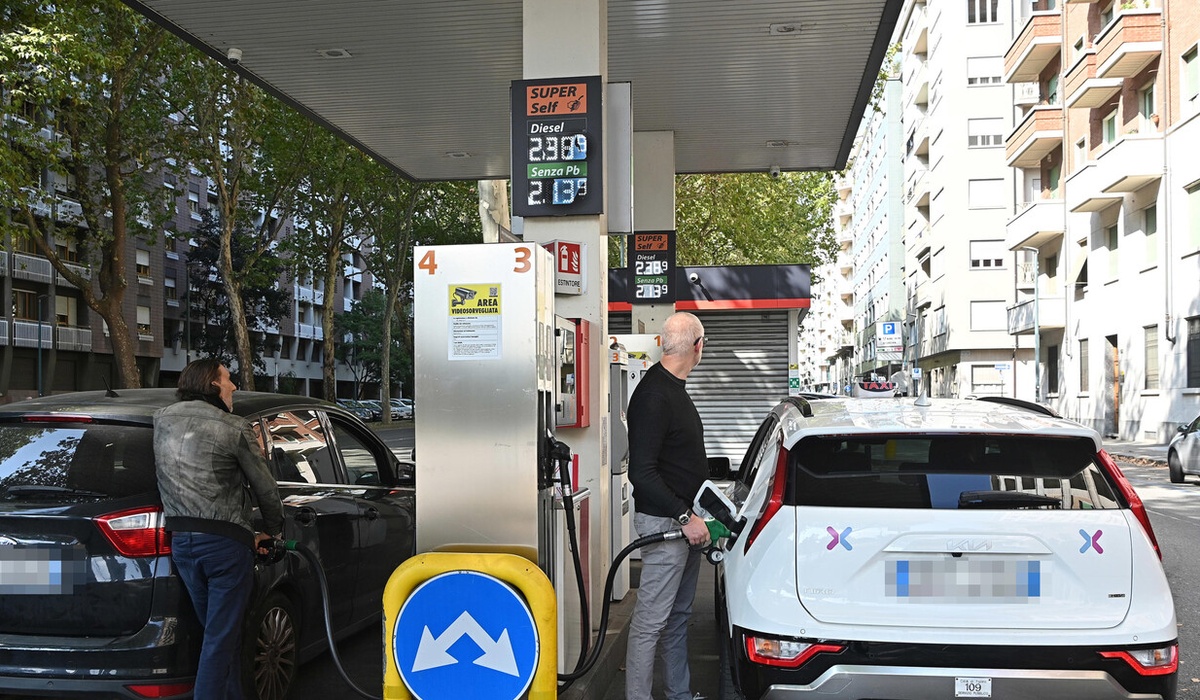 benzina e diesel scatta il price cap eni da oggi quanto costa il pieno da Urbanpost.it benzina e diesel scatta il price cap eni da oggi quanto costa il pieno