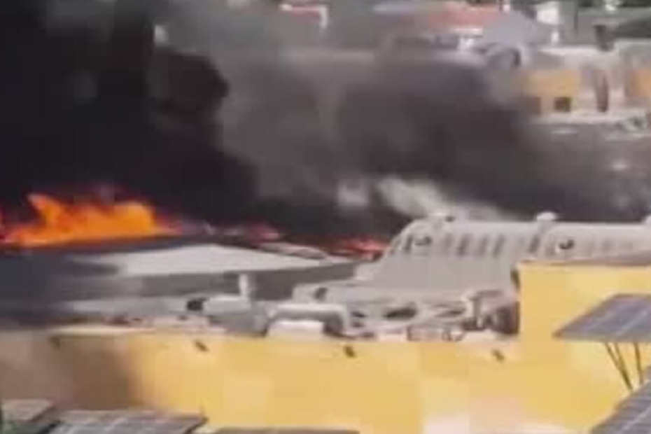 Incendio al centro commerciale Conca d'Oro di Palermo, colonna di fumo nero e evacuazione totale